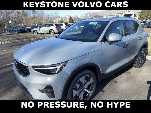 new 2025 Volvo XC40 car, priced at $48,315