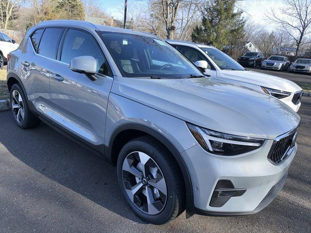 new 2025 Volvo XC40 car, priced at $48,315