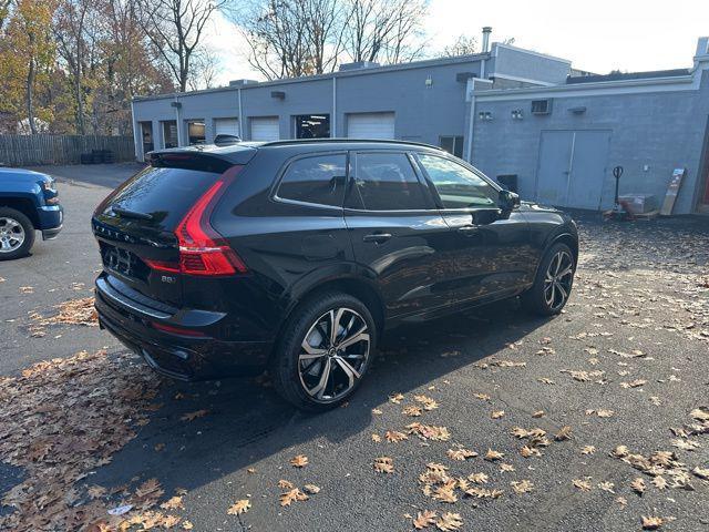 new 2025 Volvo XC60 car, priced at $60,425