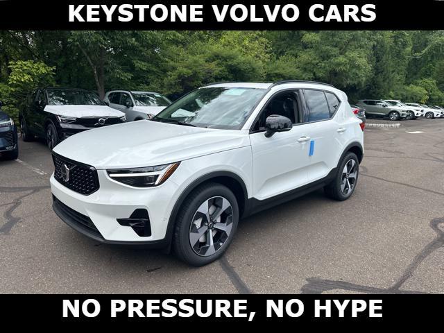 new 2025 Volvo XC40 car, priced at $48,315