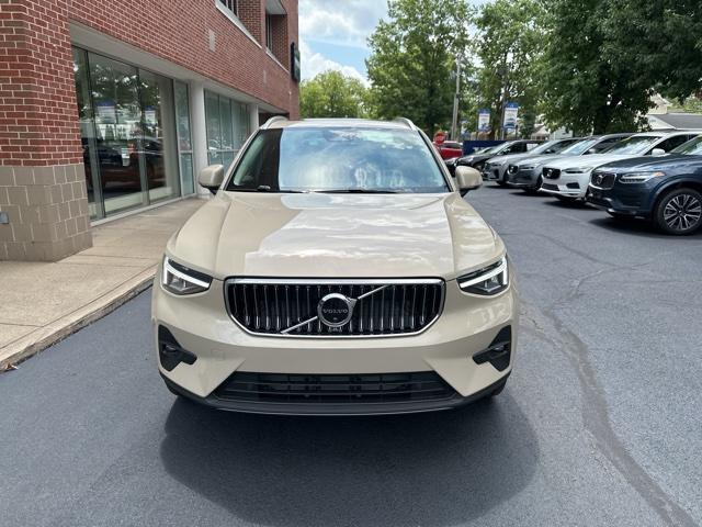 new 2025 Volvo XC40 car, priced at $47,750