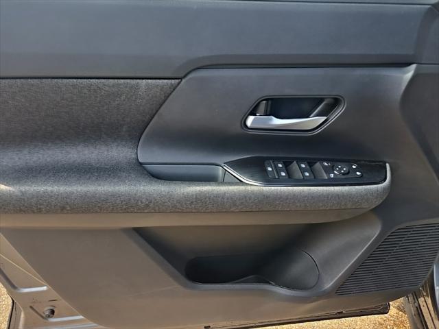 new 2025 Nissan Kicks car, priced at $28,865