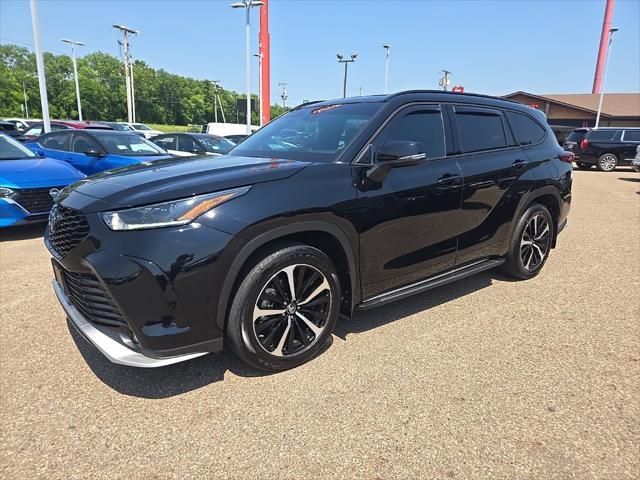 used 2022 Toyota Highlander car, priced at $41,850