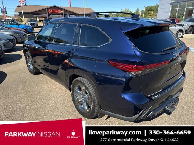 used 2021 Toyota Highlander car, priced at $36,857