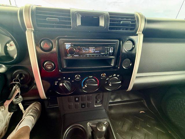 used 2007 Toyota FJ Cruiser car, priced at $12,999