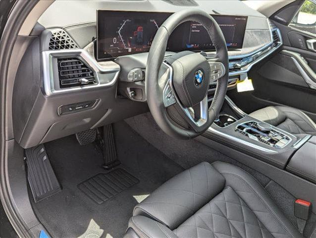 new 2025 BMW X7 car, priced at $93,220