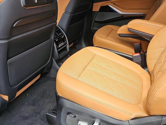 new 2026 BMW X7 car, priced at $101,425