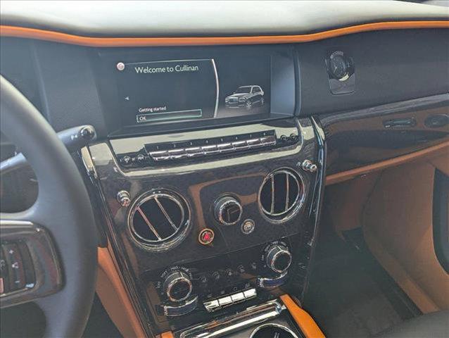 used 2023 Rolls-Royce Cullinan car, priced at $338,775