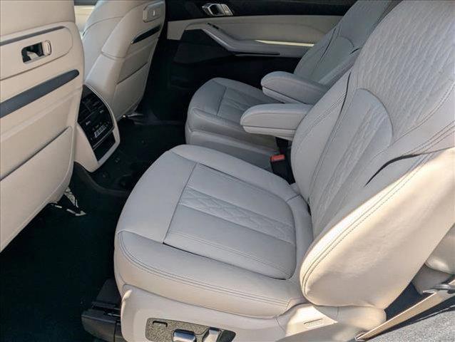 new 2026 BMW X7 car, priced at $106,925