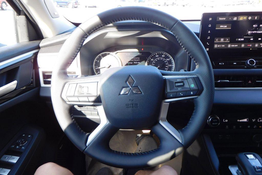 new 2025 Mitsubishi Outlander car, priced at $37,365