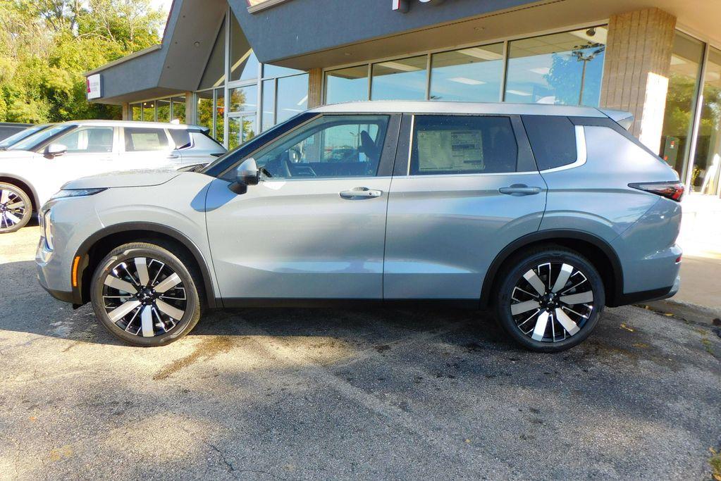 new 2025 Mitsubishi Outlander car, priced at $37,365