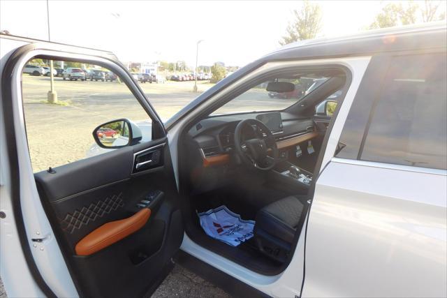 new 2024 Mitsubishi Outlander car, priced at $41,940