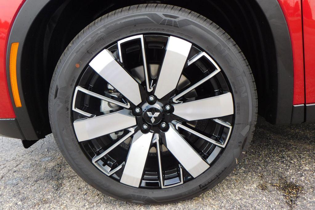 new 2025 Mitsubishi Outlander car, priced at $37,565