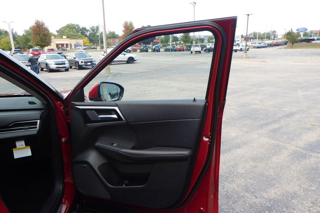 new 2025 Mitsubishi Outlander car, priced at $37,565