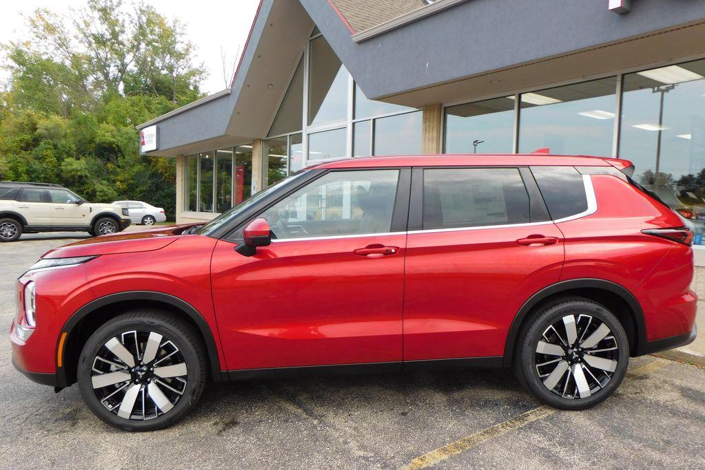 new 2025 Mitsubishi Outlander car, priced at $37,565