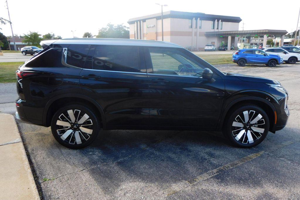 new 2025 Mitsubishi Outlander car, priced at $46,035