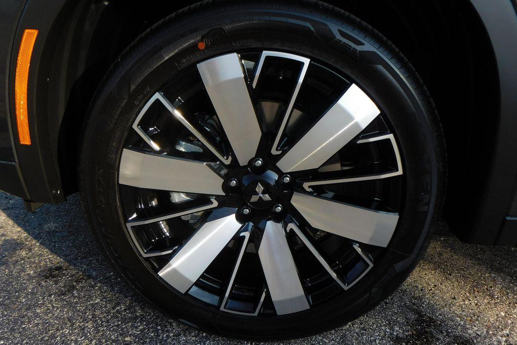 new 2025 Mitsubishi Outlander car, priced at $36,970