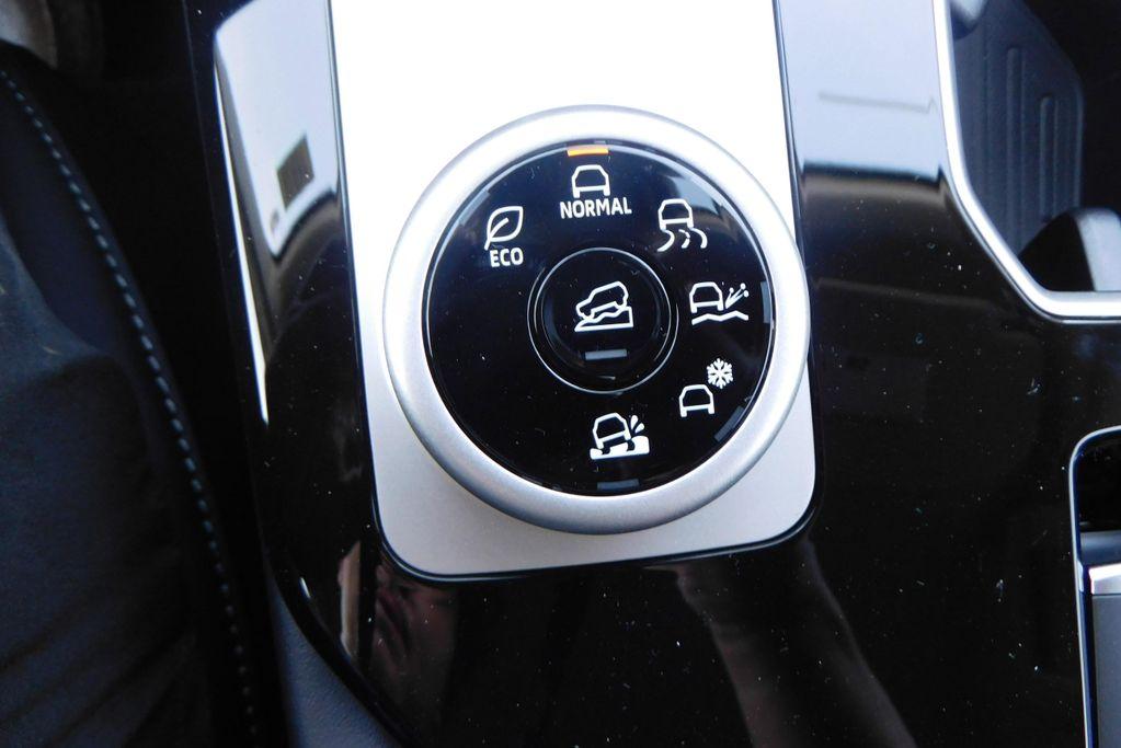 new 2025 Mitsubishi Outlander car, priced at $37,050