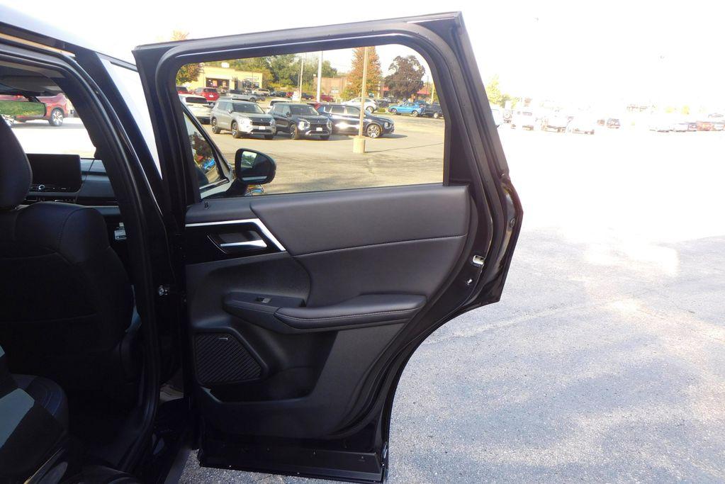 new 2025 Mitsubishi Outlander car, priced at $37,050