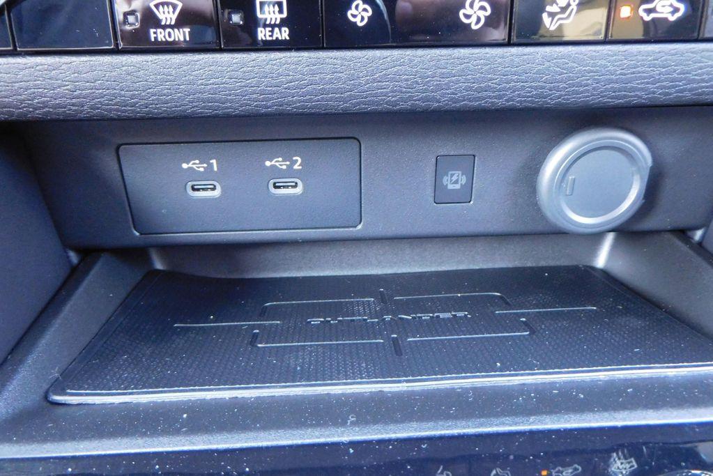 new 2025 Mitsubishi Outlander car, priced at $37,050