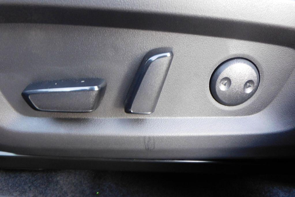 new 2025 Mitsubishi Outlander car, priced at $37,050