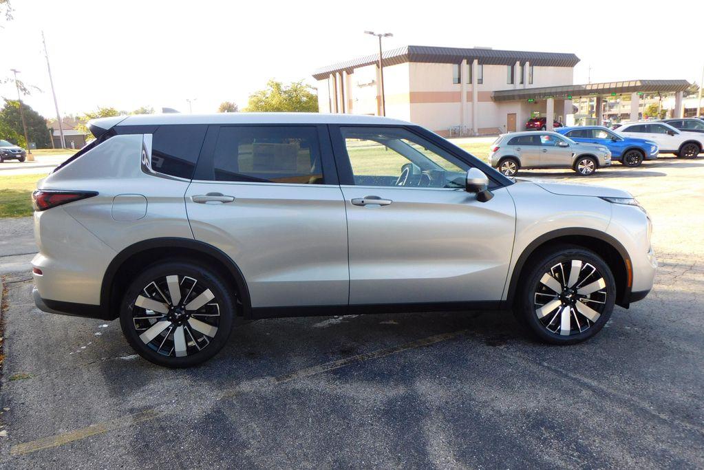 new 2025 Mitsubishi Outlander car, priced at $36,970