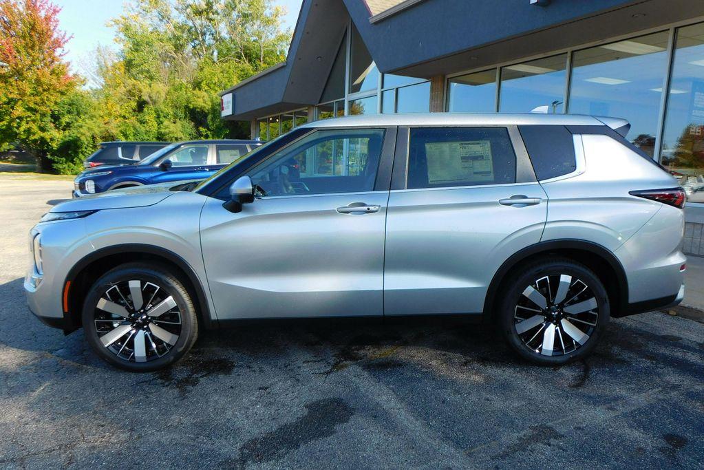 new 2025 Mitsubishi Outlander car, priced at $36,970