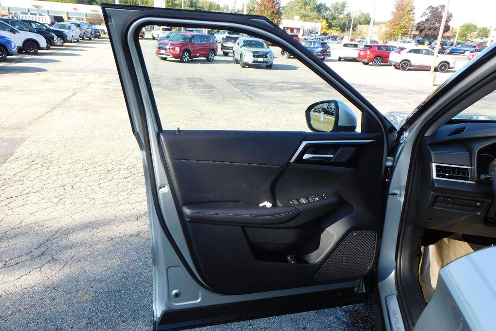 new 2025 Mitsubishi Outlander car, priced at $36,970