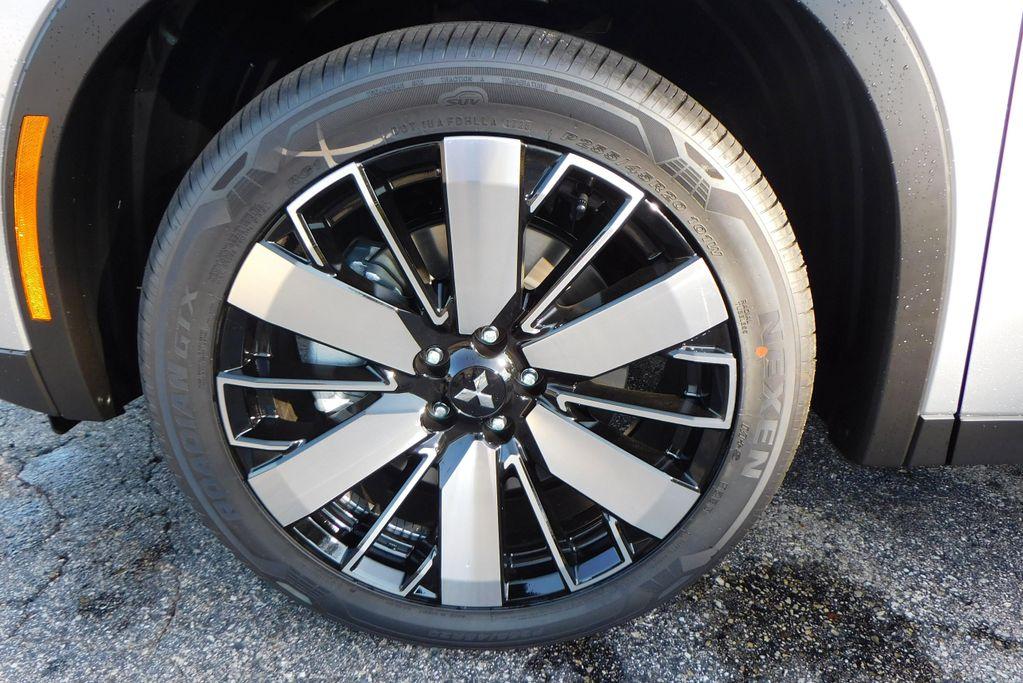 new 2025 Mitsubishi Outlander car, priced at $36,970