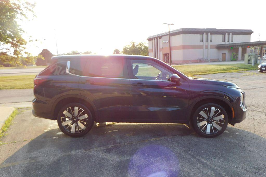 new 2025 Mitsubishi Outlander car, priced at $37,000