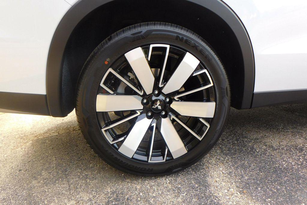 new 2025 Mitsubishi Outlander car, priced at $40,785