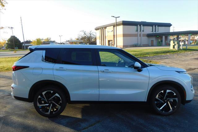 new 2024 Mitsubishi Outlander car, priced at $35,245