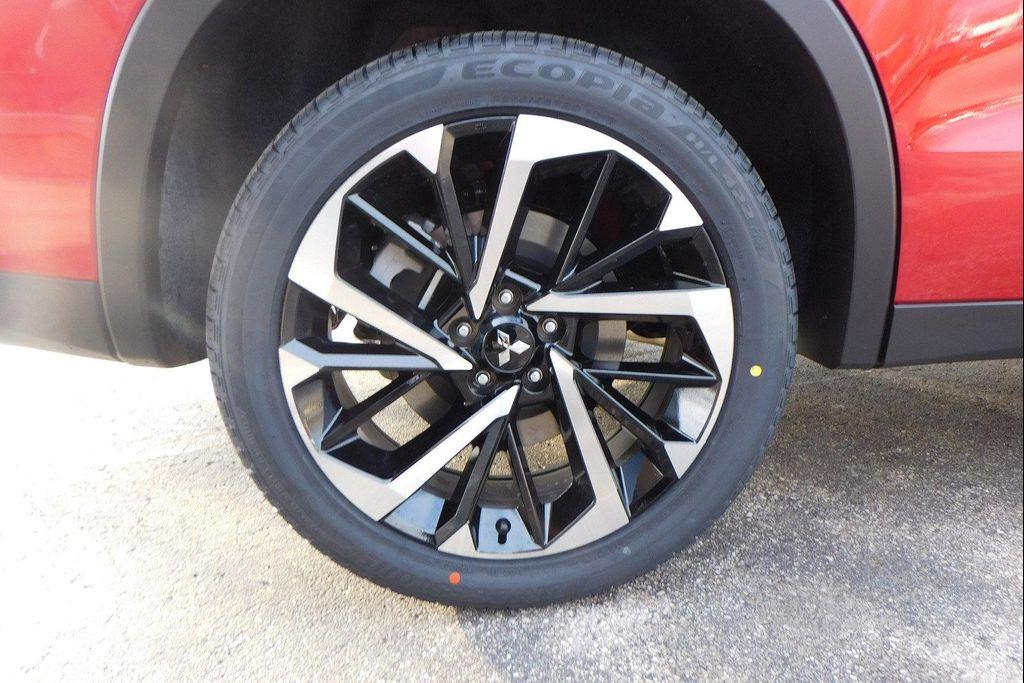 new 2025 Mitsubishi Outlander PHEV car, priced at $45,605