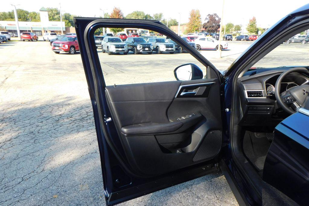 new 2025 Mitsubishi Outlander car, priced at $36,955