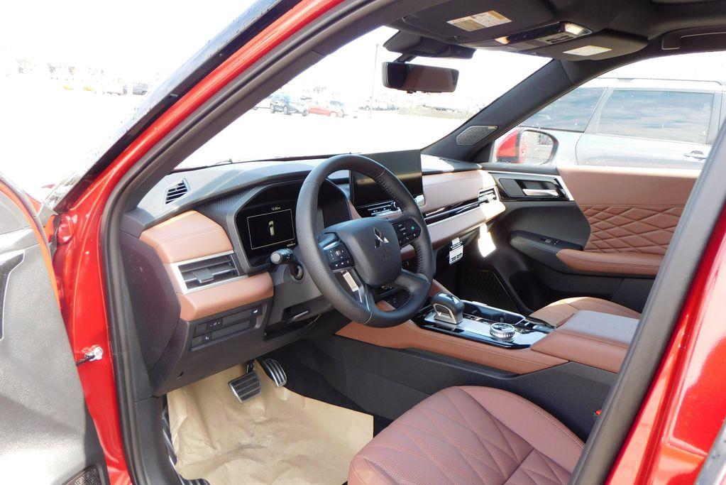 new 2025 Mitsubishi Outlander car, priced at $43,730