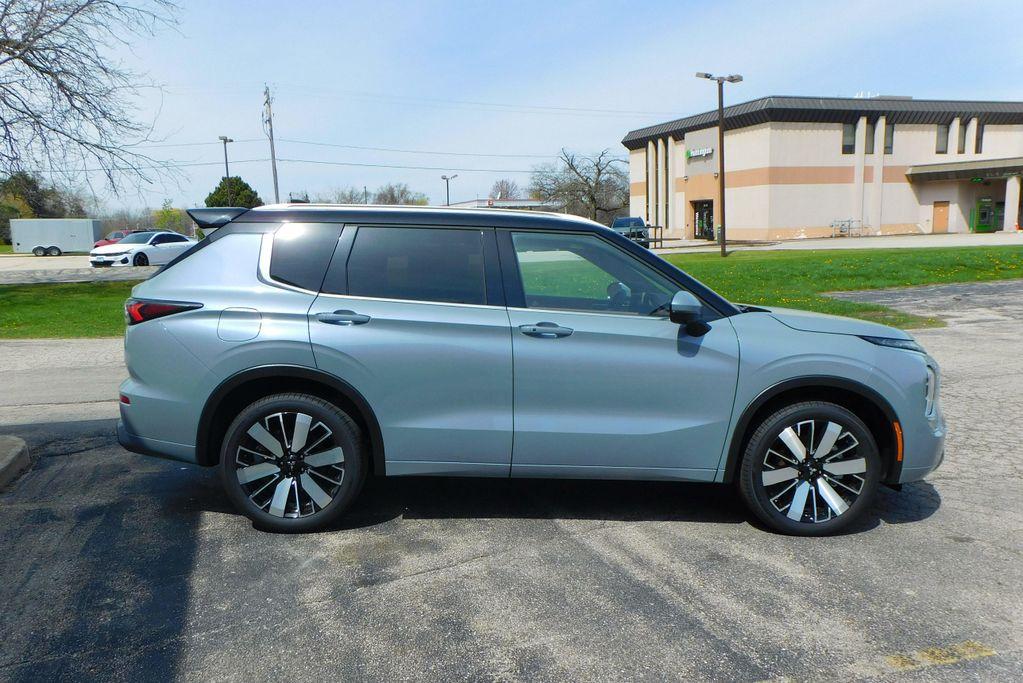 new 2025 Mitsubishi Outlander car, priced at $44,930