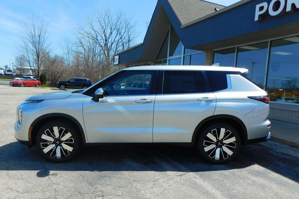 new 2025 Mitsubishi Outlander car, priced at $38,405