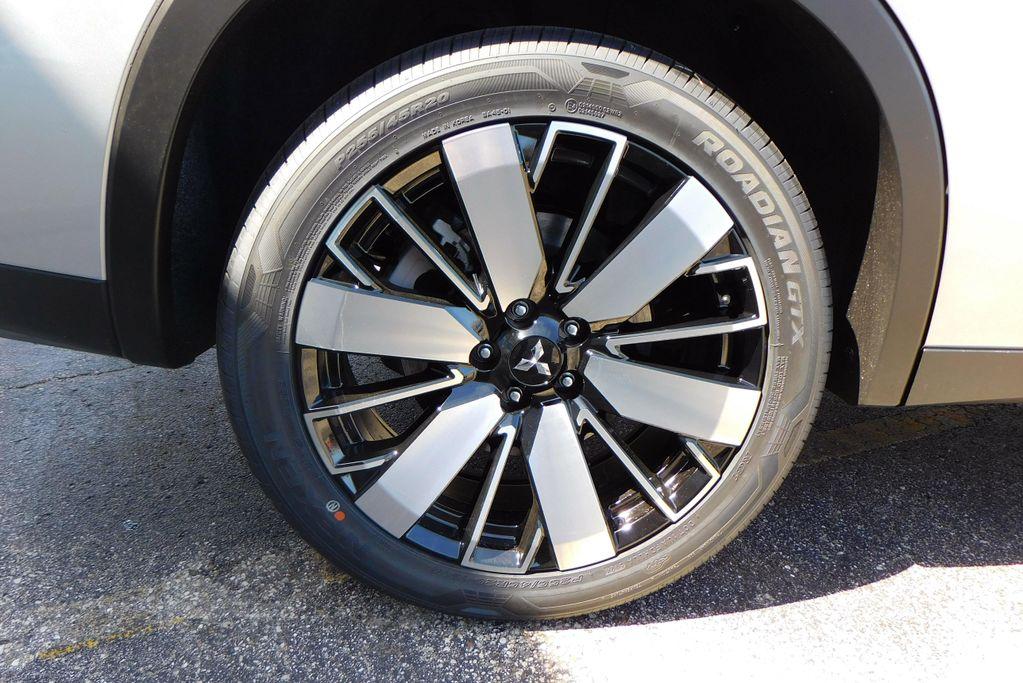 new 2025 Mitsubishi Outlander car, priced at $38,405