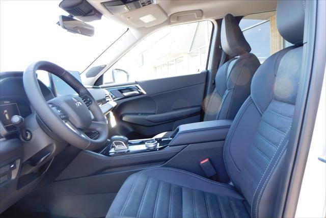 new 2025 Mitsubishi Outlander car, priced at $38,405