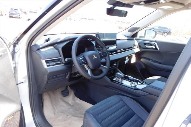 new 2025 Mitsubishi Outlander car, priced at $38,405