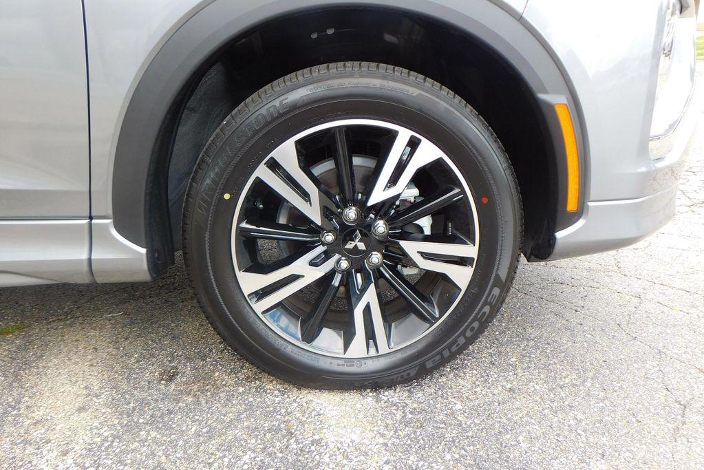 new 2025 Mitsubishi Eclipse Cross car, priced at $34,420