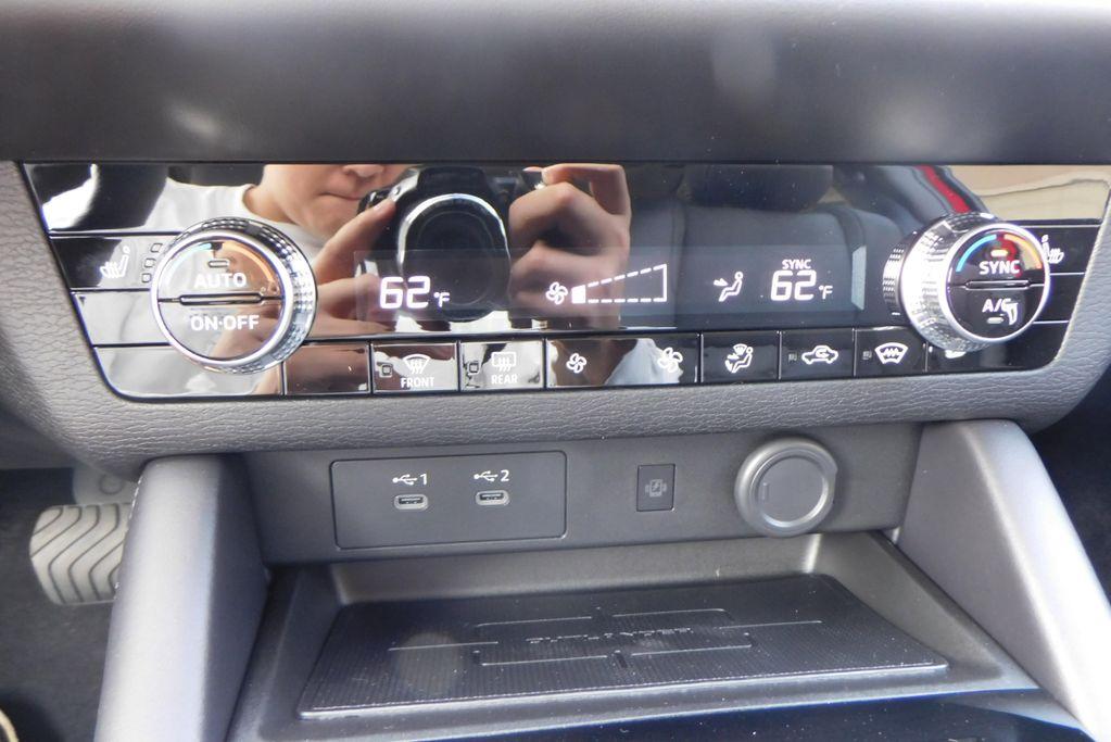 new 2025 Mitsubishi Outlander car, priced at $40,600