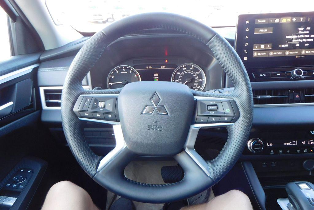 new 2025 Mitsubishi Outlander car, priced at $37,565