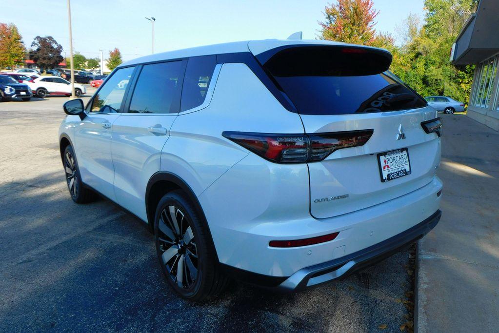 new 2025 Mitsubishi Outlander car, priced at $37,565