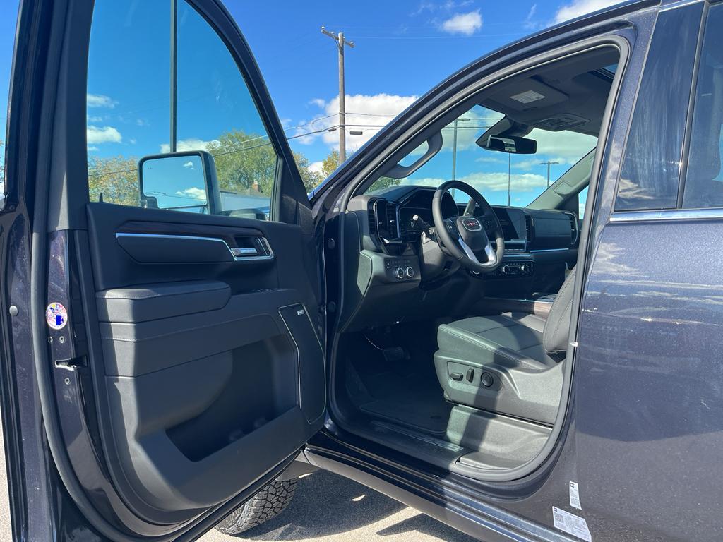 new 2025 GMC Sierra 2500 car, priced at $83,999