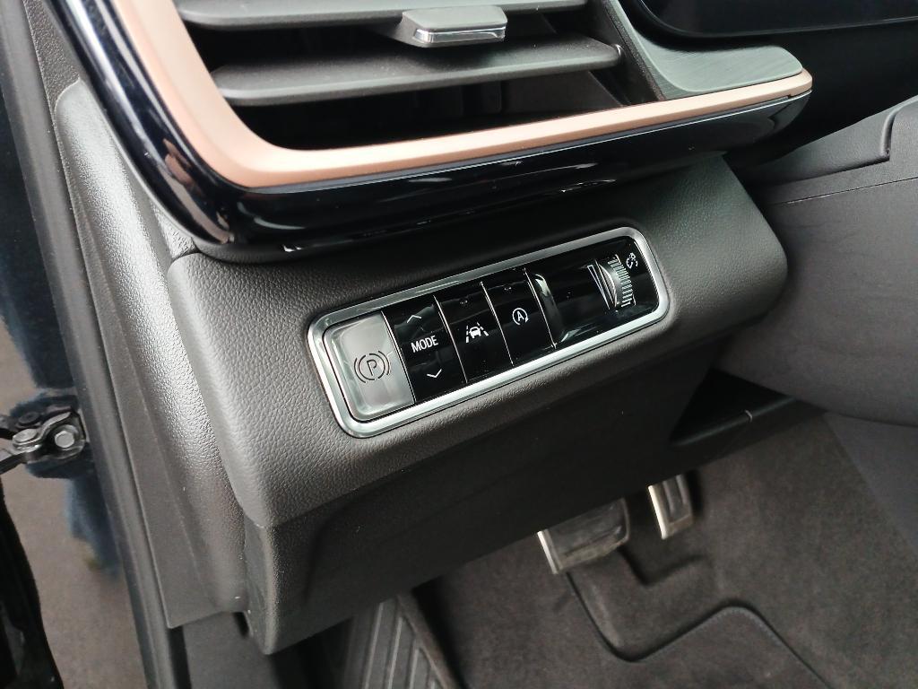 used 2025 Buick Envision car, priced at $33,999