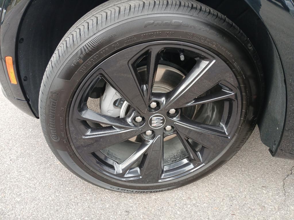 used 2025 Buick Envision car, priced at $33,999