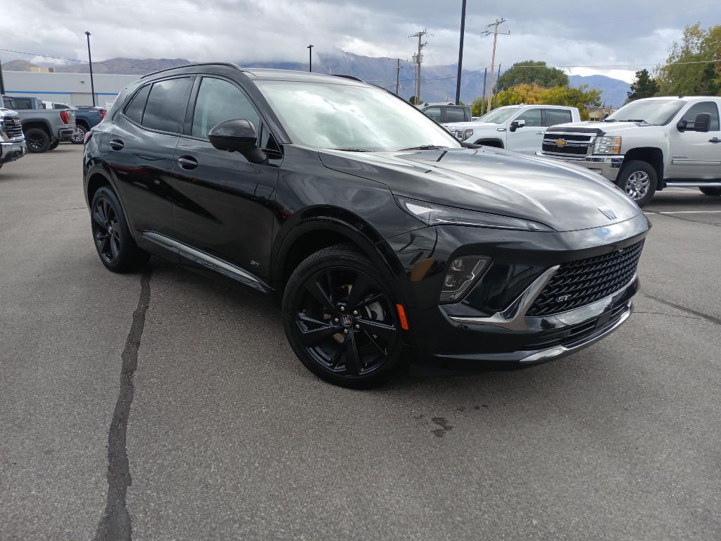 used 2025 Buick Envision car, priced at $33,999