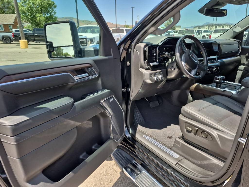 used 2023 GMC Sierra 1500 car, priced at $48,664