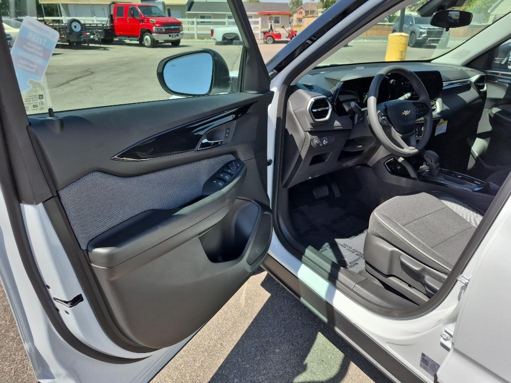 new 2026 Chevrolet TrailBlazer car, priced at $25,875